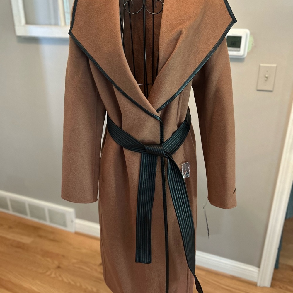 Women’s Tahari Women’s winter coat.